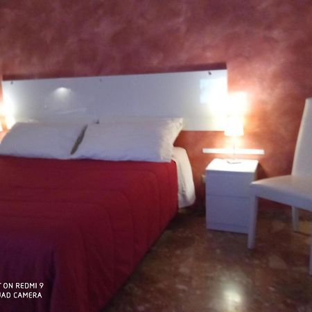Bed & Breakfast Fontanarossa Airport -Private Parking- Катанія Екстер'єр фото